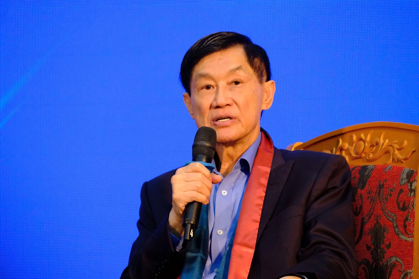 Lấy ý kiến tặng danh hiệu Anh hùng lao động cho ông Johnathan Hạnh Nguyễn