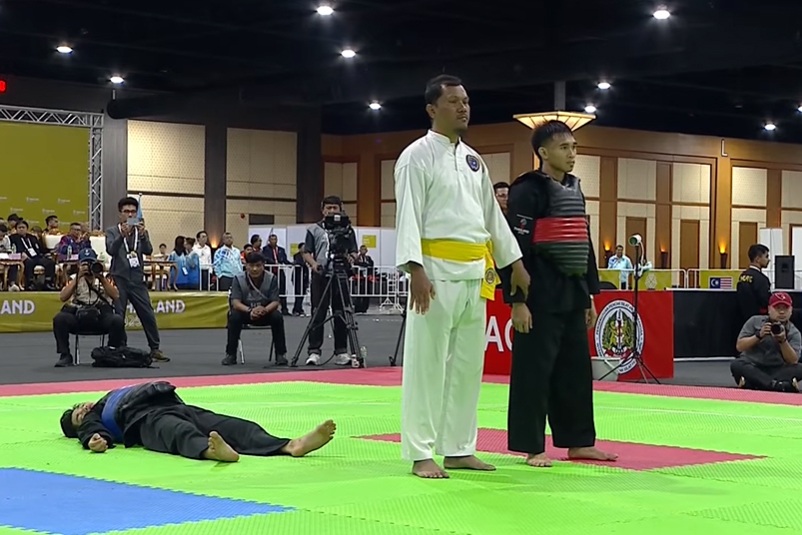 Võ sĩ Pencak Silat Việt Nam bị xử ép: Người bật khóc, người đi cấp cứu