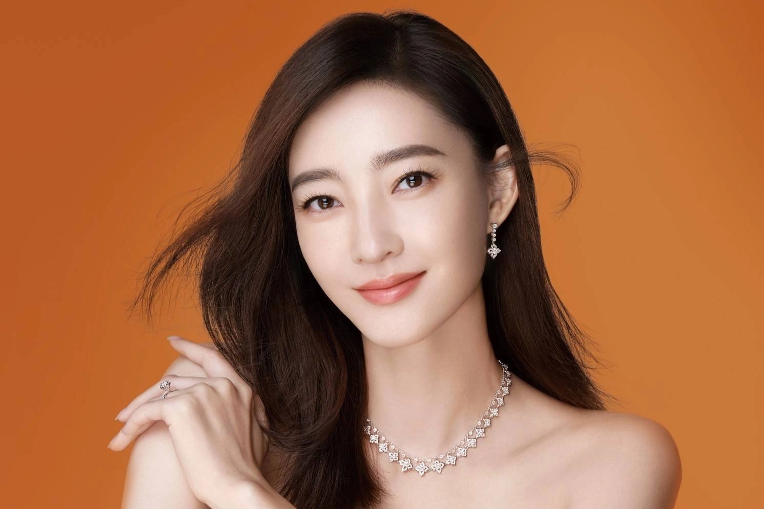 Mỹ nhân phim giờ vàng tìm cách ly hôn chồng đại gia vướng đại án lừa đảo