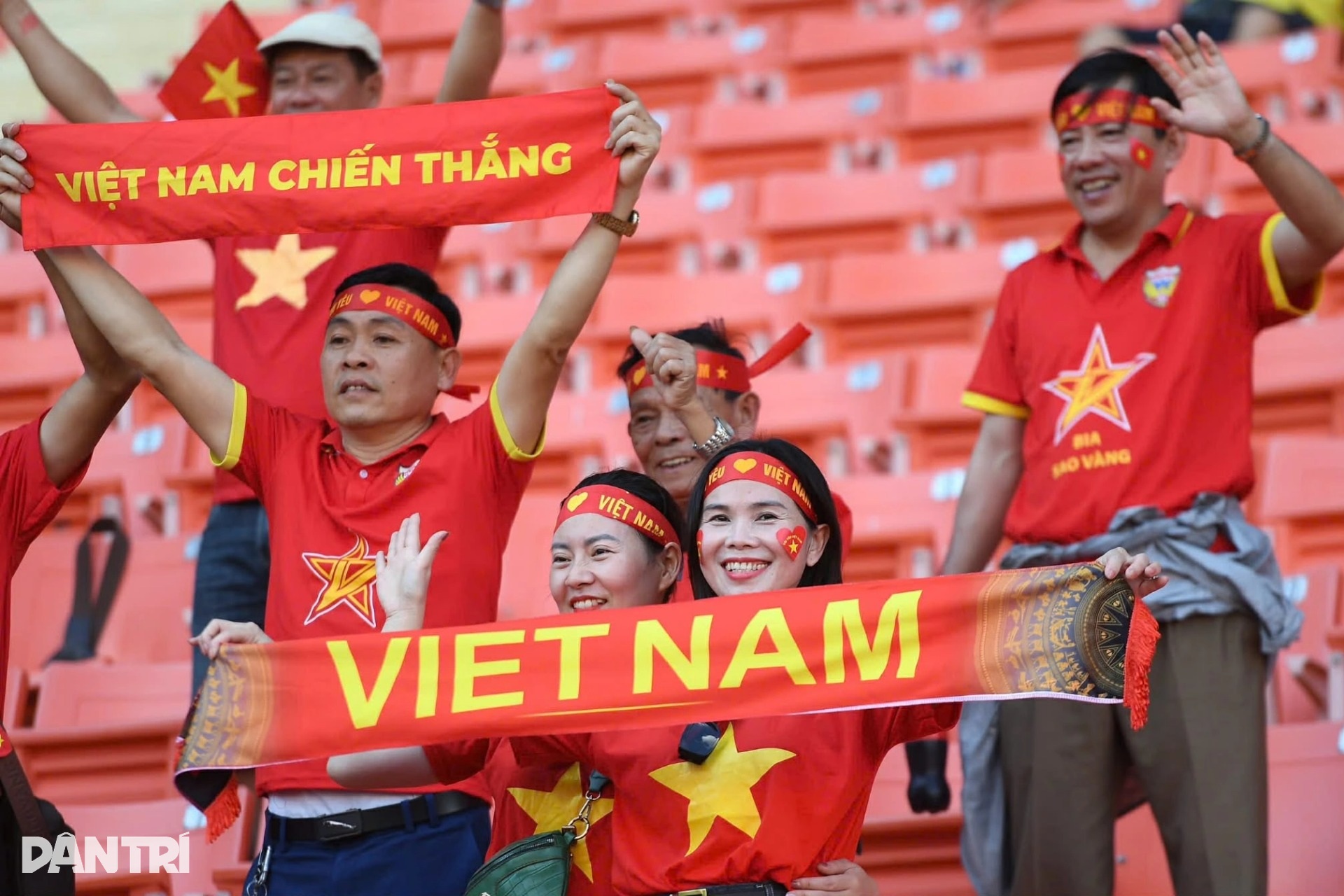 Muôn màu CĐV các nước ở Thái Lan trong những ngày cuối SEA Games 33