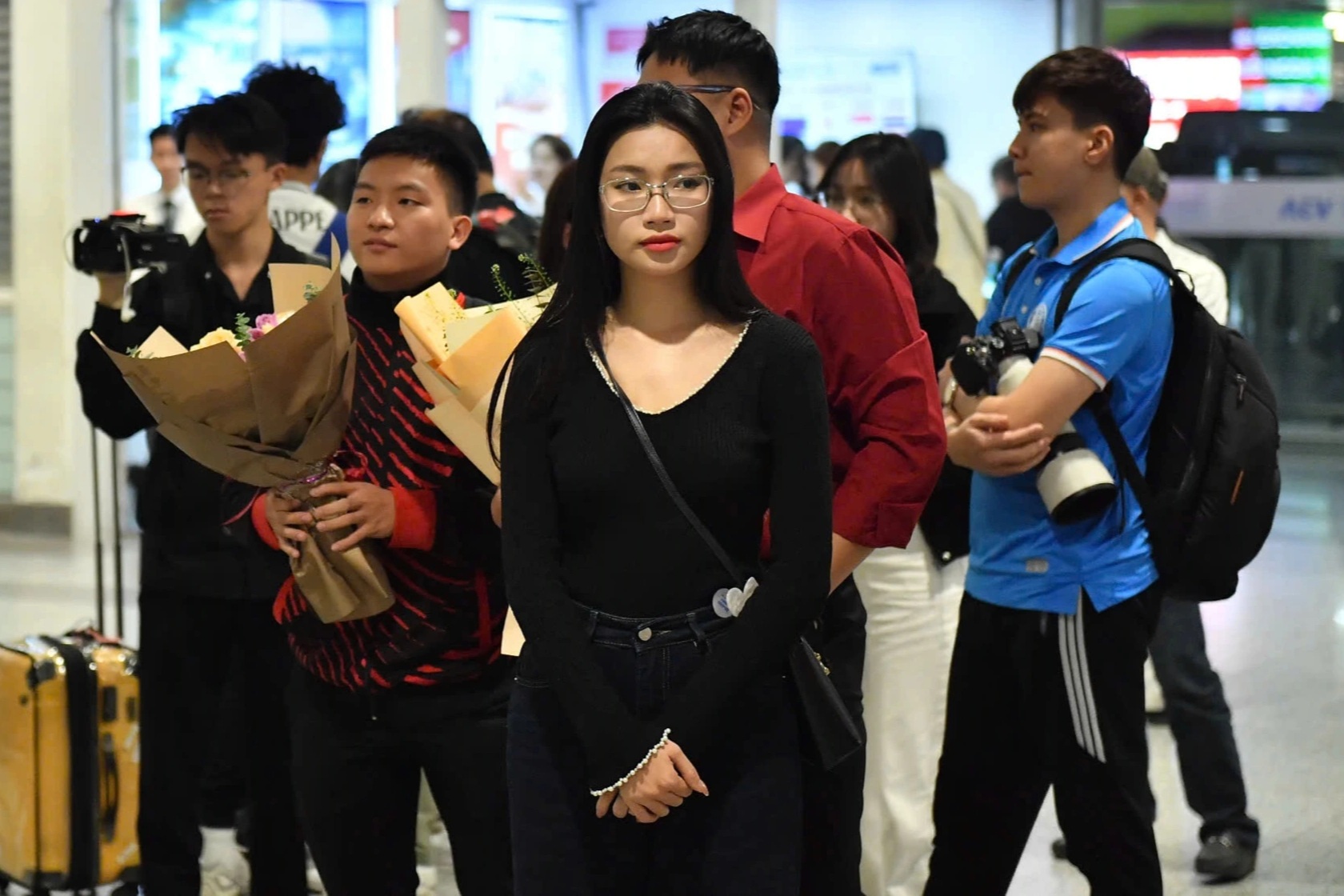 Người hâm mộ chào đón U22 Việt Nam về nước