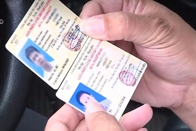 Xử lý ra sao nếu đã đổi GPLX trực tuyến nhưng vẫn chưa nhận được bằng cứng?