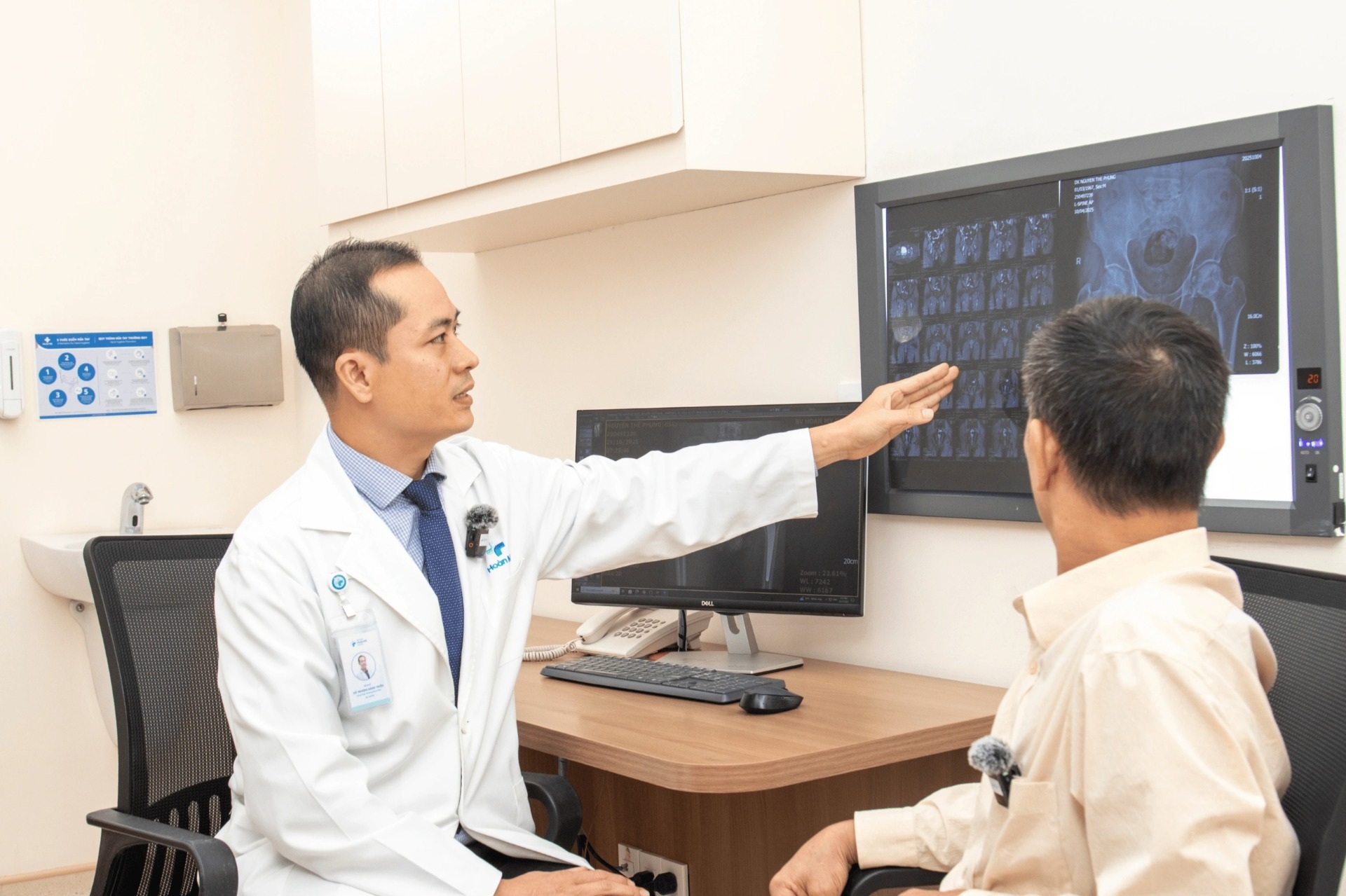 Tưởng chừng phải nằm một chỗ, nam bệnh nhân tự đi lại sau 48 giờ thay khớp háng