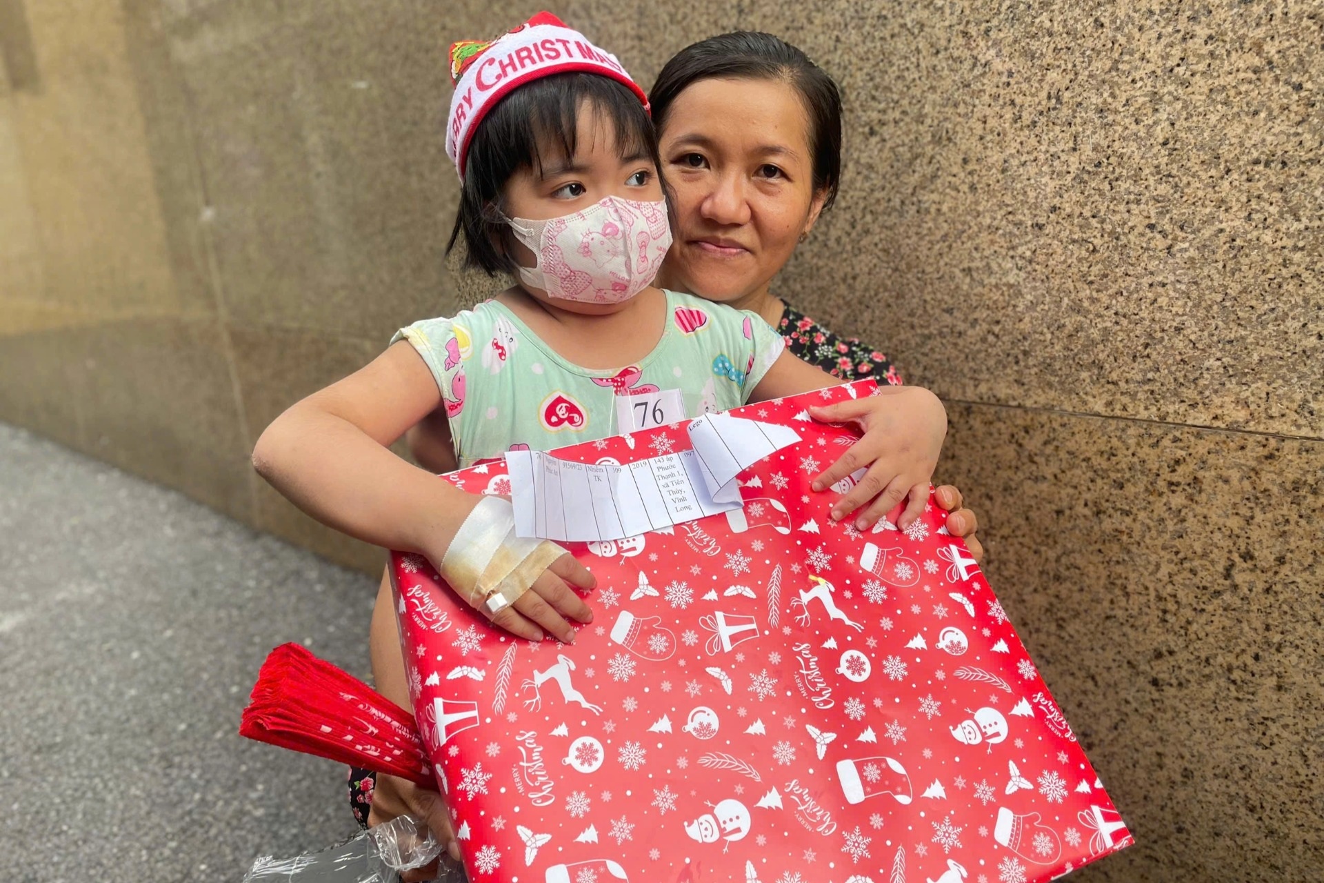 Điều ước nhói lòng của người mẹ có con điều trị bệnh hiếm