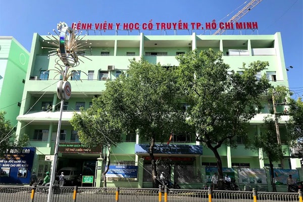 Làm rõ phản ánh bác sĩ đang thực hành lại làm xoa bóp, bấm huyệt