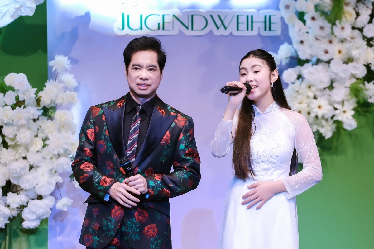 Ngọc Sơn rơi nước mắt khi học trò tỏa sáng ở Đức