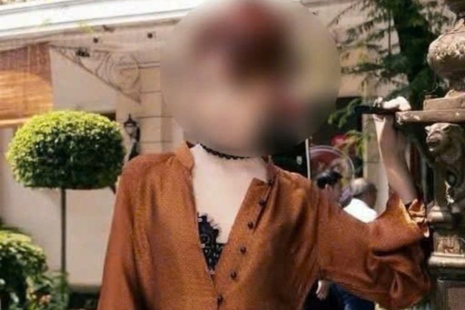 Áo dài cách tân xẻ ngực: Vì sao sáng tạo lại bị cộng đồng "ném đá"?