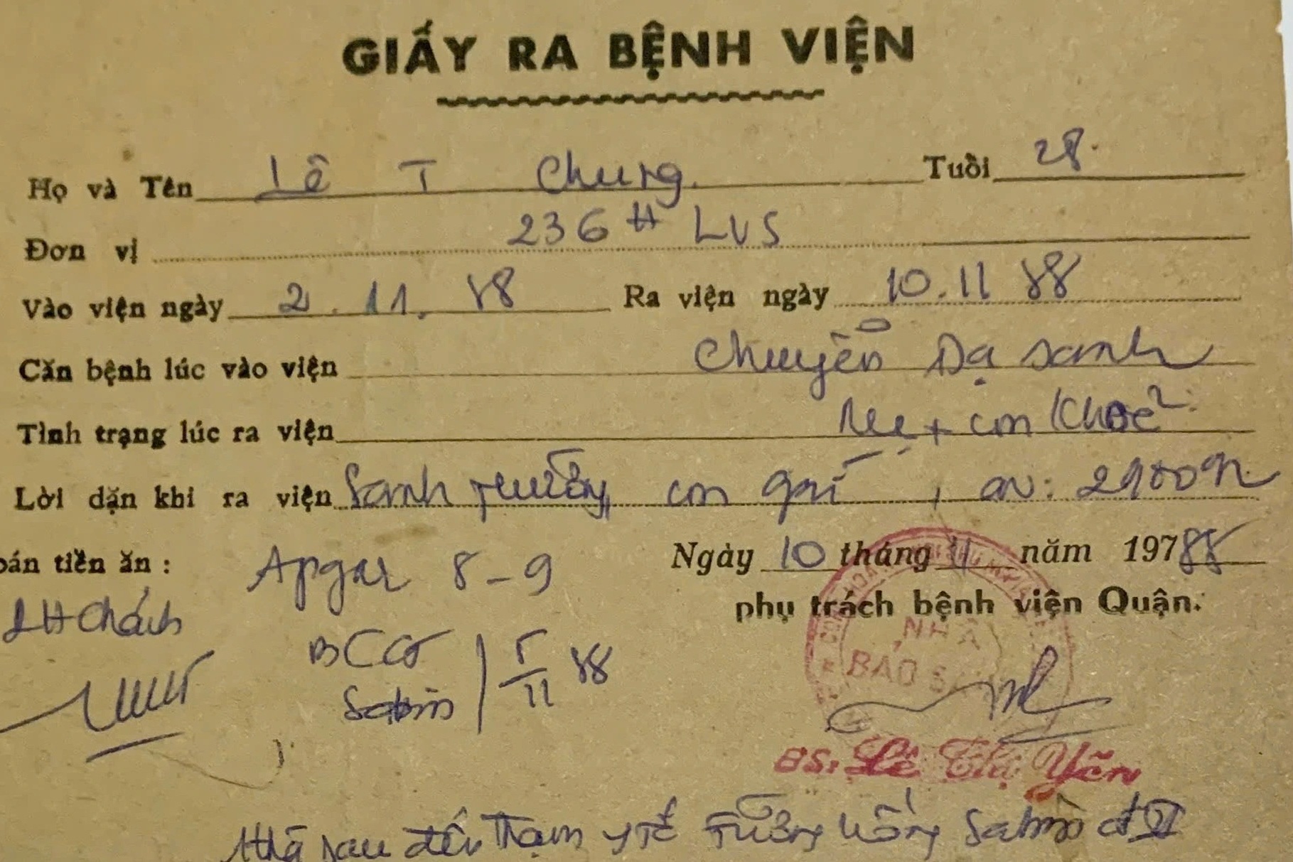 Tờ viện phí sinh con hết 2.000 đồng được người mẹ ở TPHCM giữ gần 37 năm