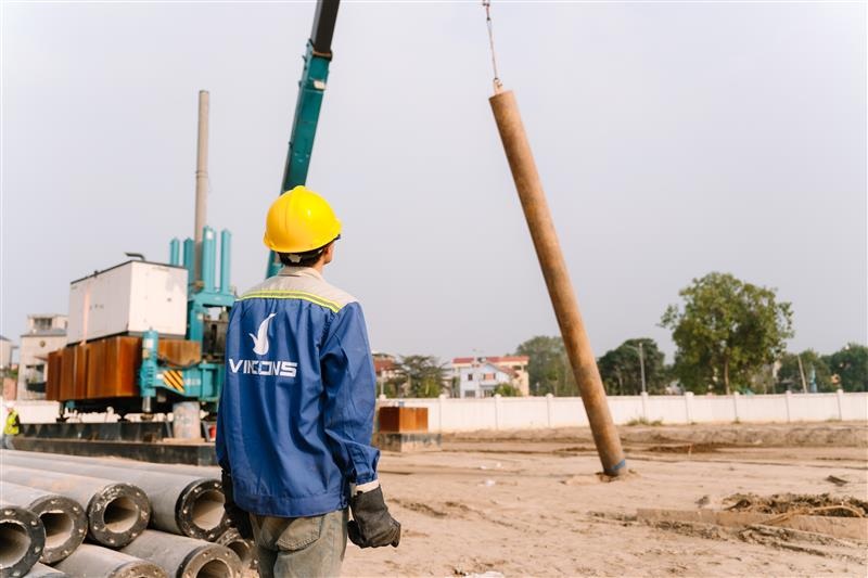 Chiến lược đằng sau kế hoạch tuyển dụng 100.000 công nhân cơ hữu của VinCons