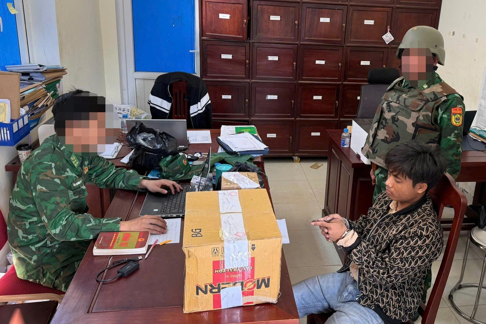 Nam thanh niên tuồn 12.000 viên ma túy từ Lào về Việt Nam