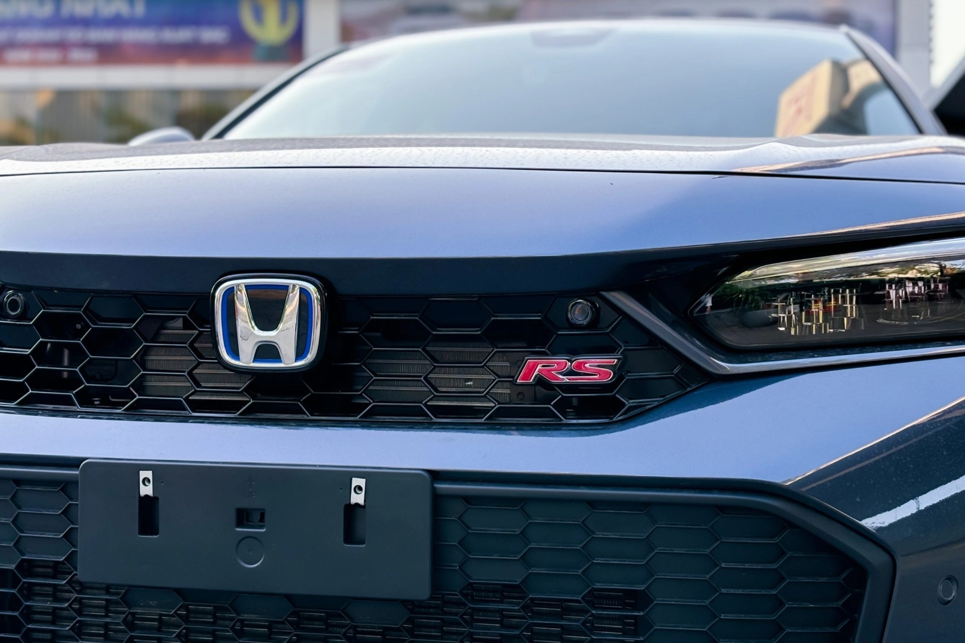 Honda đưa động cơ hybrid lên Civic RS, trang bị số sàn giả lập