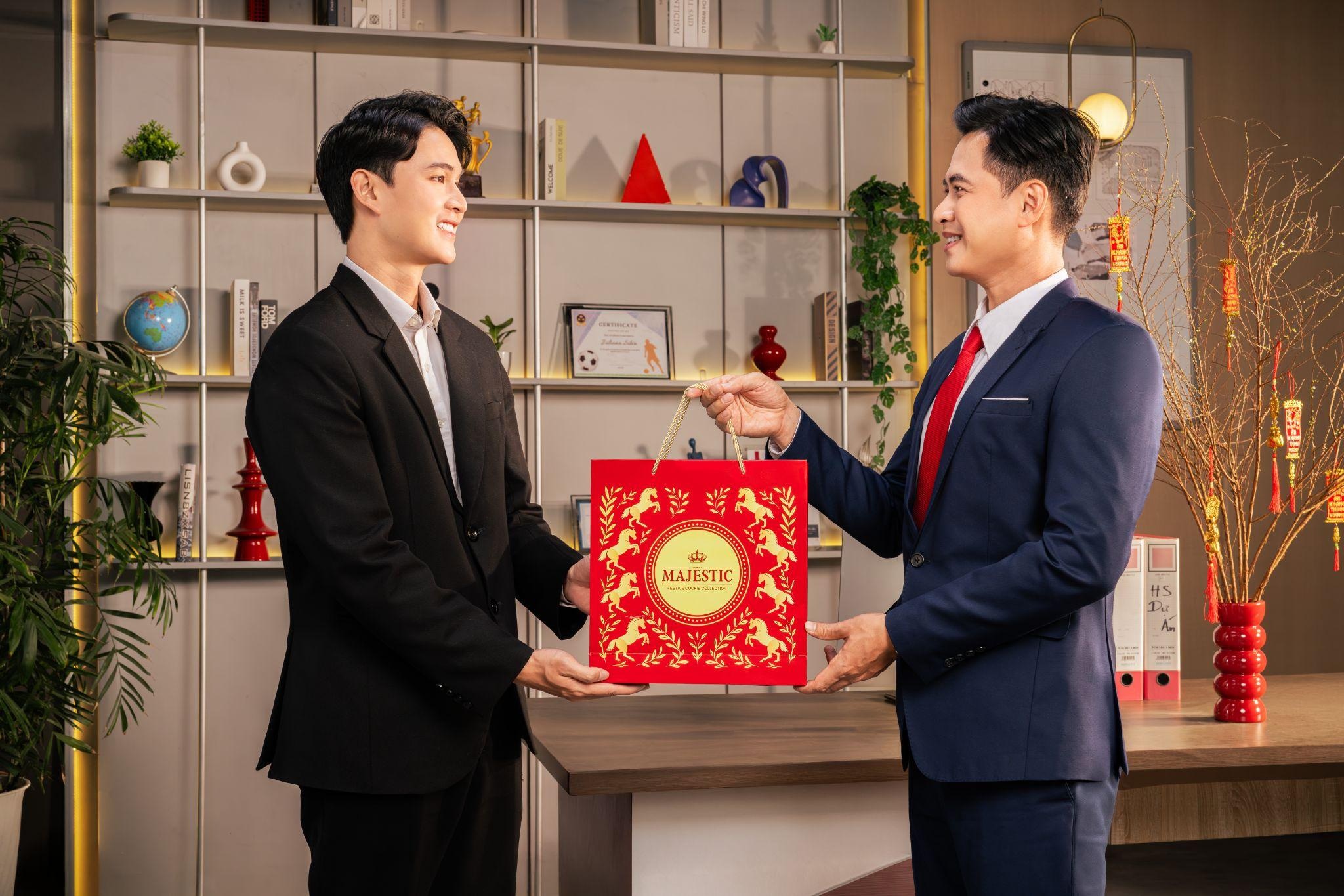 Bộ sưu tập Majestic 2026: Hộp quà Tết gửi gắm trọn vẹn lời chúc đầu xuân