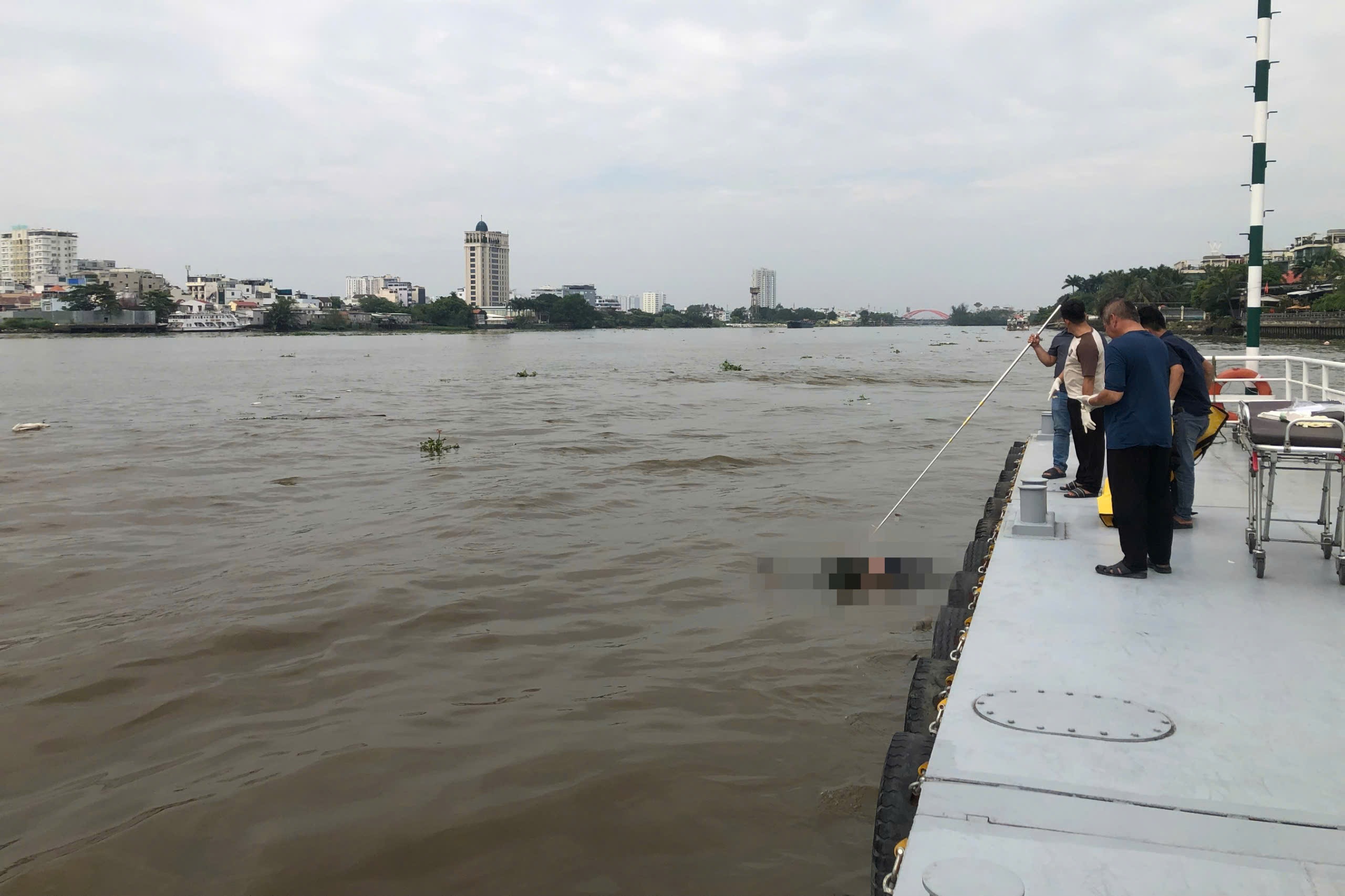 Liên tục phát hiện thi thể trôi trên sông Sài Gòn
