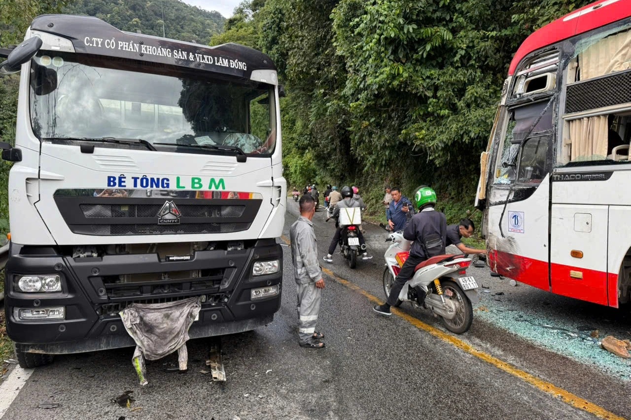 Tai nạn liên hoàn trên đèo Bảo Lộc, 2 phụ nữ thoát chết trong gang tấc