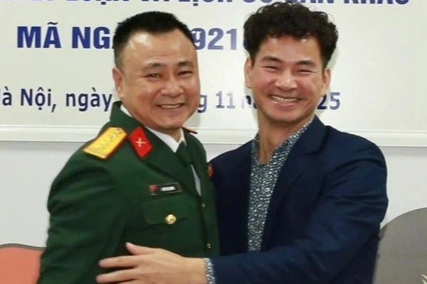 Xuân Bắc - Tự Long và tình bạn 3 thập kỷ hiếm thấy trong dàn “Táo quân”
