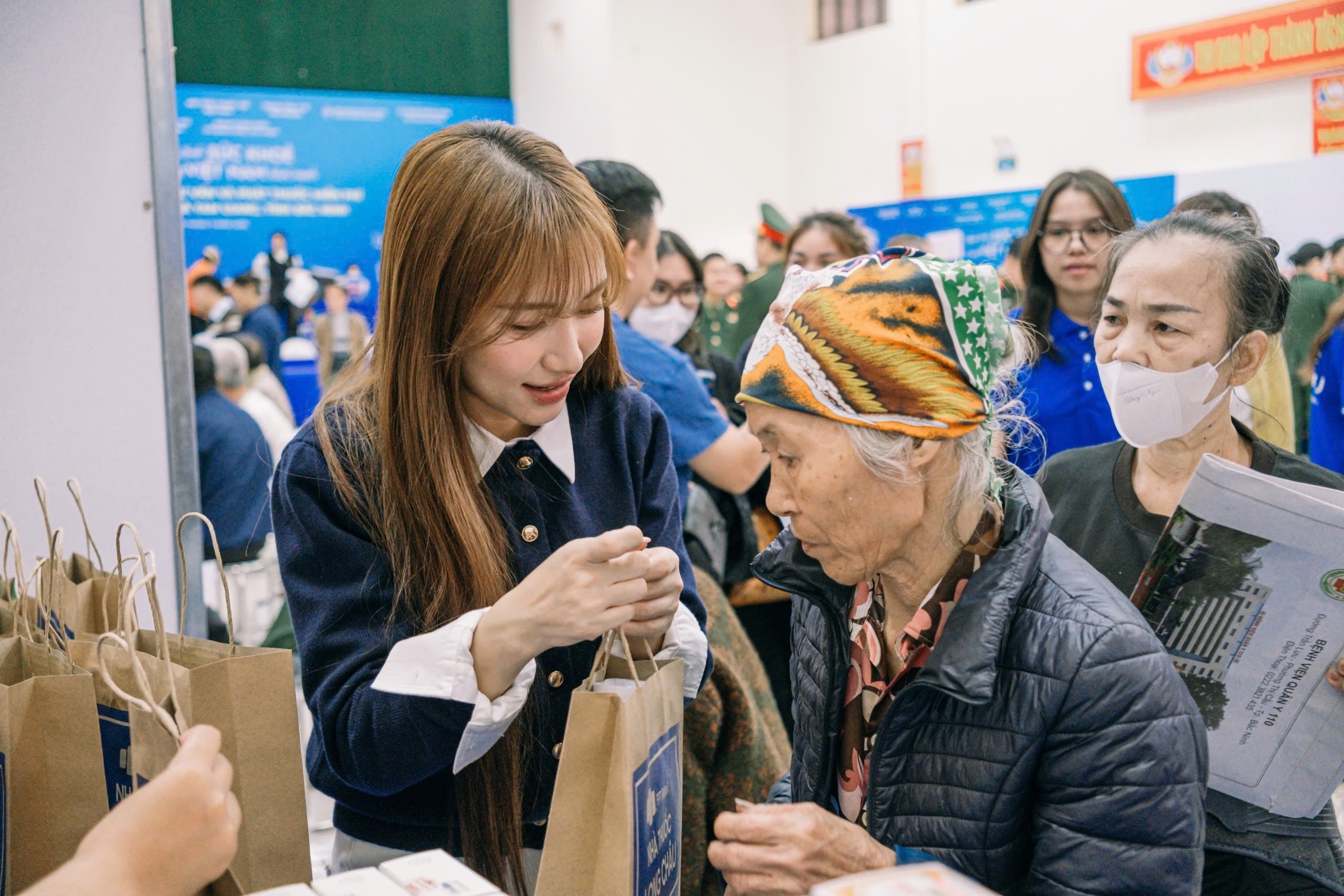 Long Châu và Hòa Minzy kể câu chuyện sức khỏe Việt bằng âm nhạc