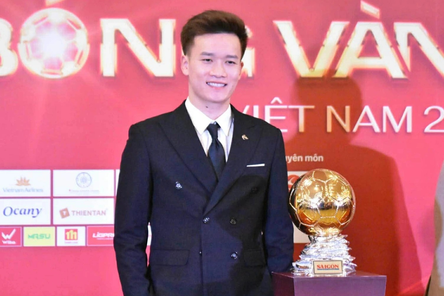 Hoàng Đức: “Quả bóng vàng là động lực để tôi tìm kiếm thêm thành tích”