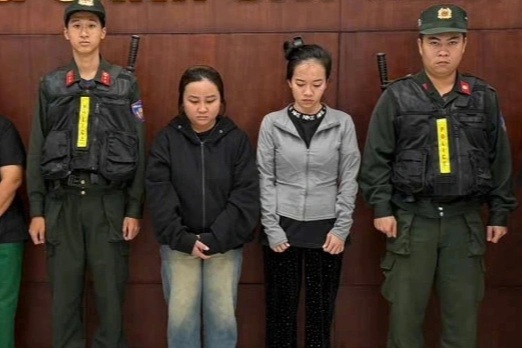 Đường dây sản xuất, bán hàng trăm nghìn chai dầu gió giả ở TPHCM