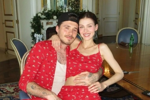 Dâu cả nhà Beckham nỗ lực thoát ánh hào quang của gia đình chồng