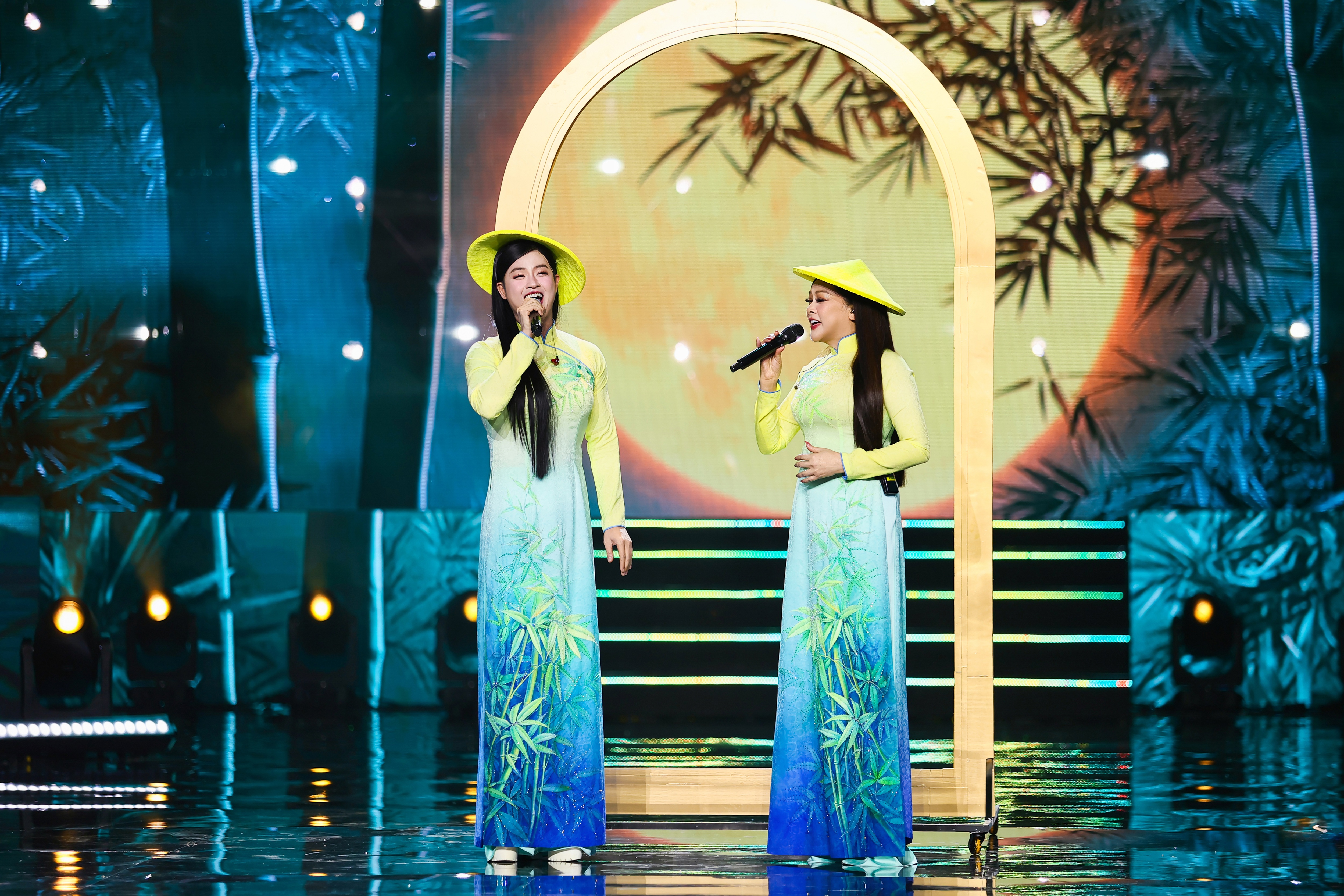 Thanh Duy giả gái song ca cùng Như Quỳnh, hé lộ kỷ niệm đặc biệt