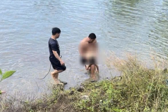 Thai phụ trẻ cùng con gái 4 tuổi tử vong dưới hồ nước