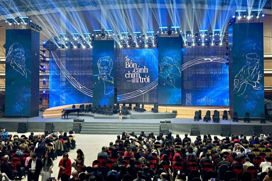 Lùm xùm show Về đây bốn cánh chim trời: “Tệ hại kinh khủng”, khó chấp nhận