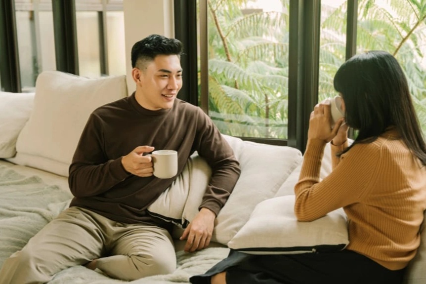 Nghỉ Tết không về quê, chồng tôi tìm sự nhẹ nhõm trong vòng tay người khác