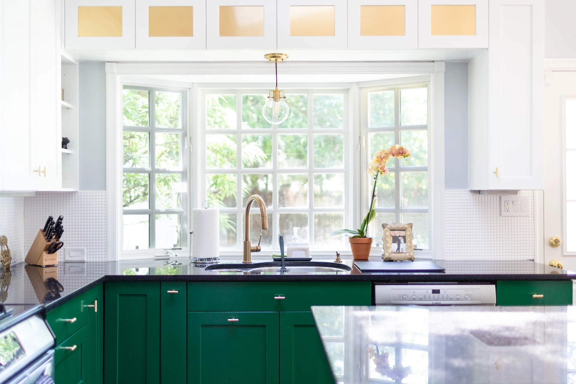 Bếp sạch bong, hết mùi hôi nhờ thay đổi... thùng rác