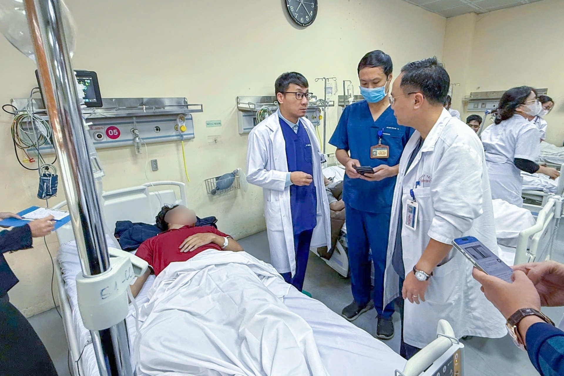 15 người nhập viện trong vụ cháy rạng sáng 7/1 ở Hà Nội