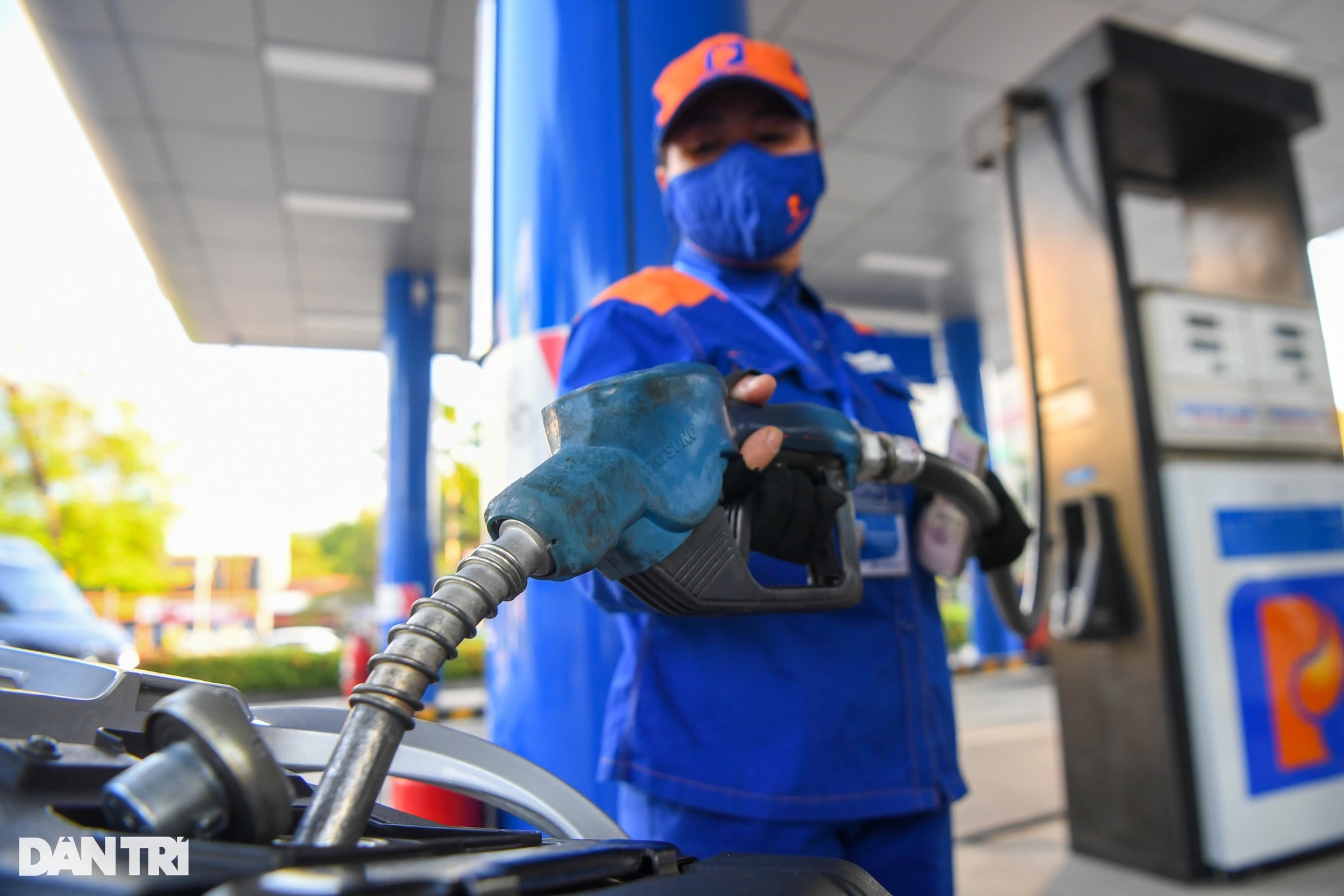 Dự báo bất ngờ về giá xăng chiều nay