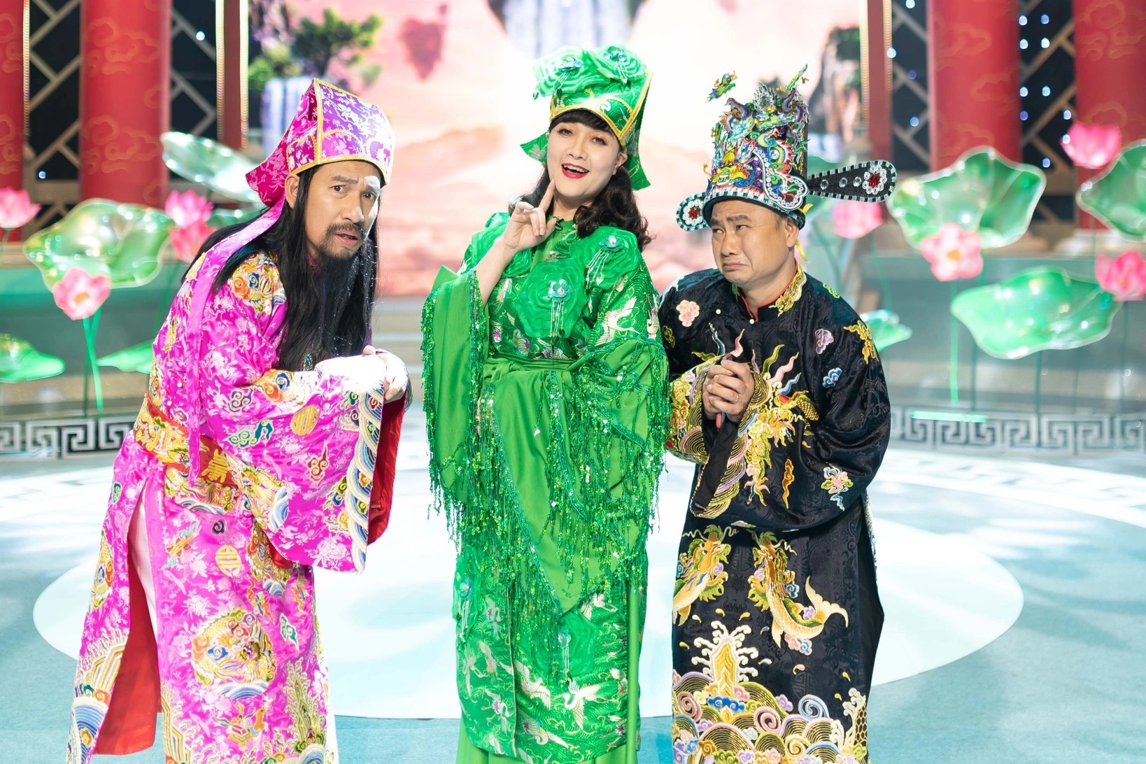 Cuộc sống sau ánh đèn sân khấu của dàn sao nữ tham gia "Táo quân"