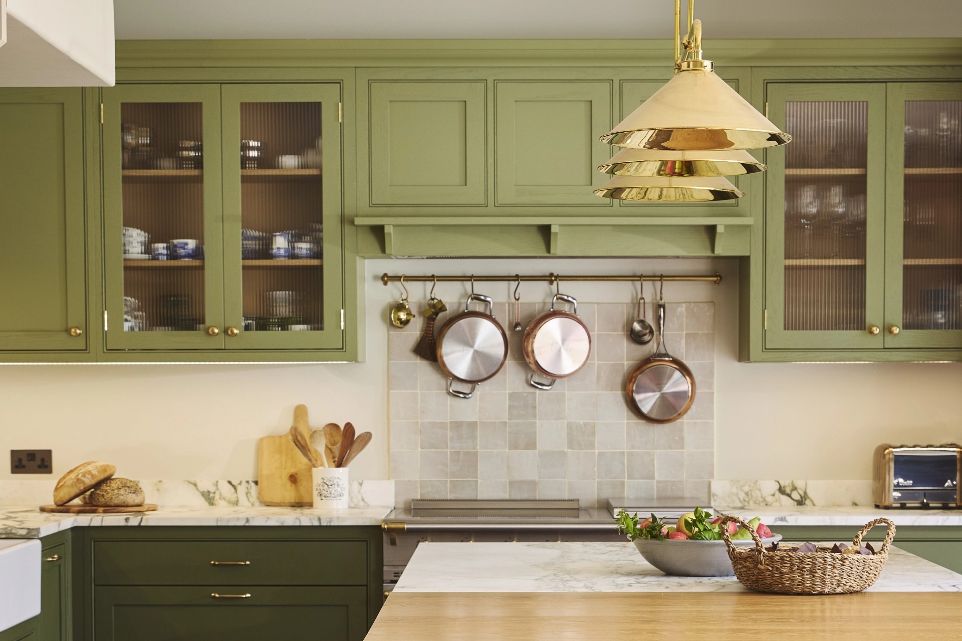 5 vật dụng không nên đặt cạnh bếp nấu để tránh rước họa vào thân