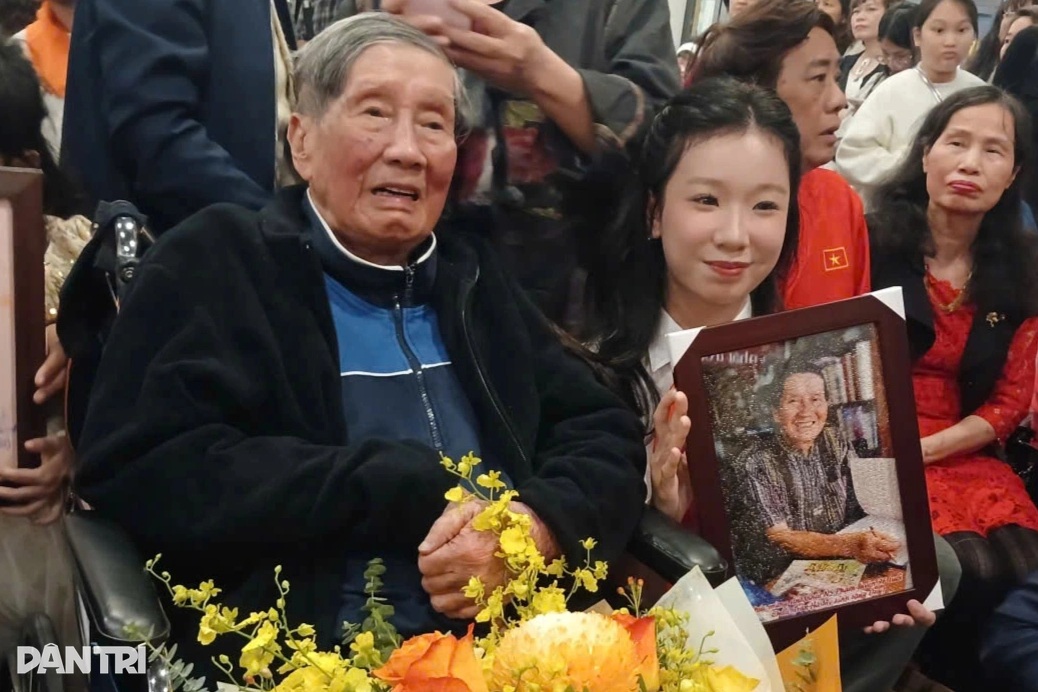 Nhạc sĩ Phạm Tuyên đón tuổi 96: "Cảm động vì vẫn được mọi người nhớ đến"