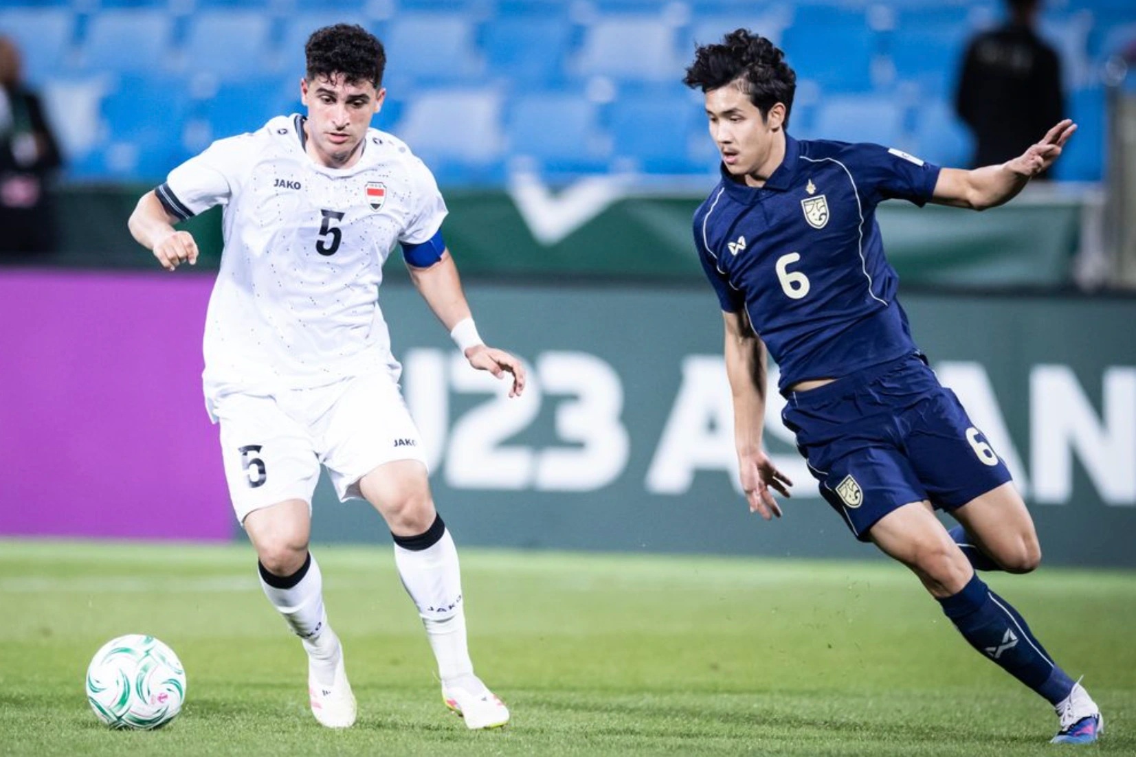 CĐV Thái Lan nhắc tên U23 Việt Nam sau khi đội nhà vất vả cầm hoà U23 Iraq