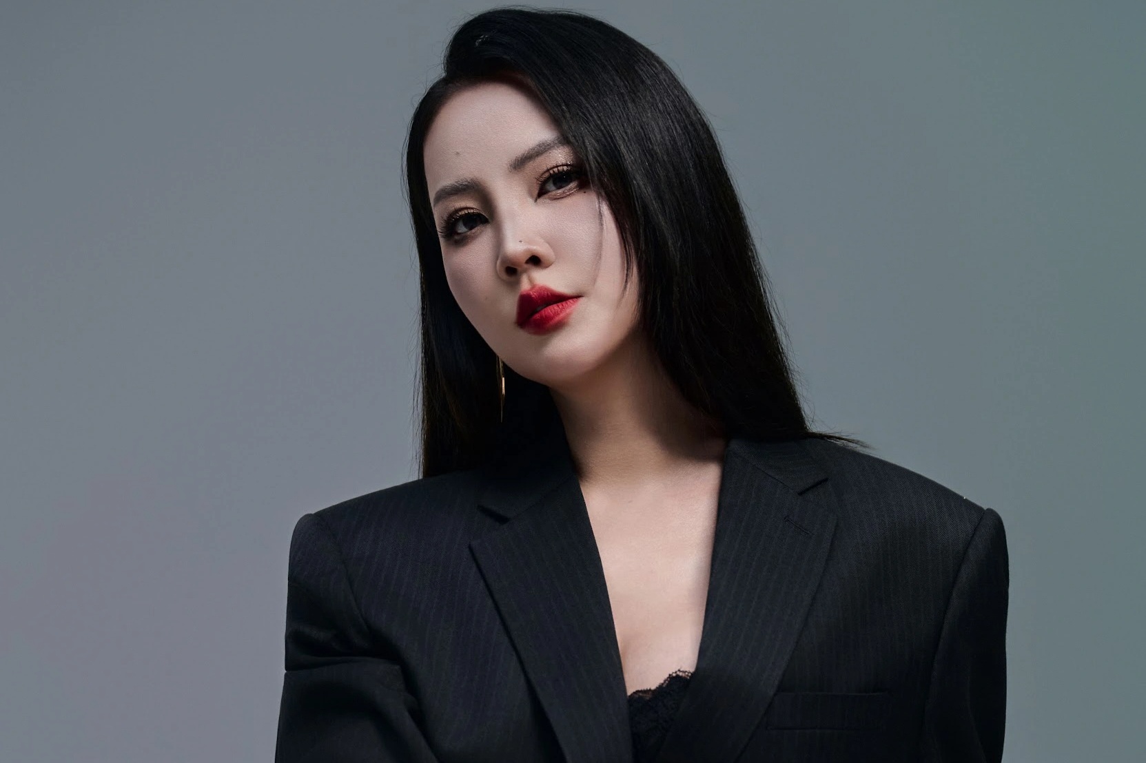 Á hậu Thụy Vân gây bất ngờ với diện mạo mới sau khi sinh con thứ 2