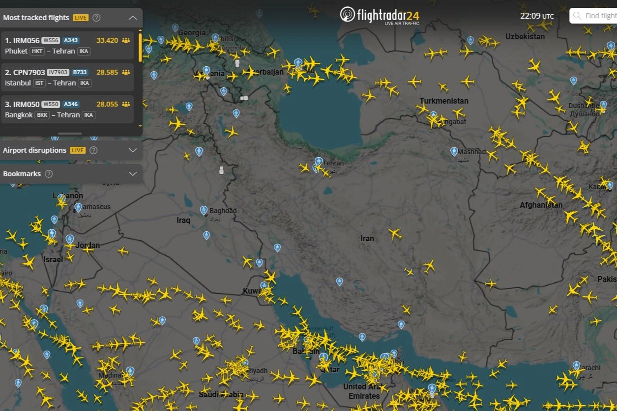 Iran đóng một phần không phận