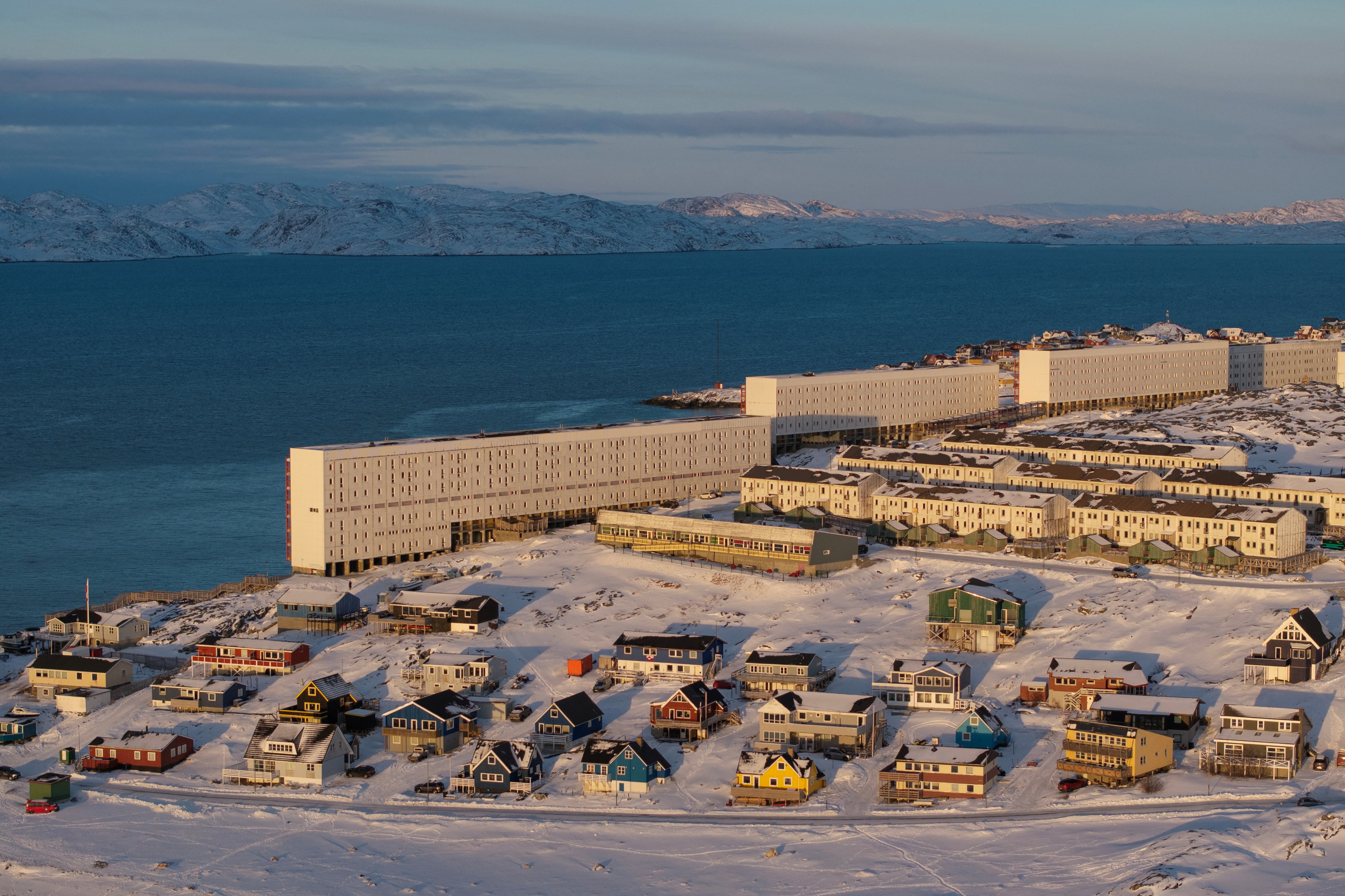 Đan Mạch vạch “lằn ranh đỏ”, NATO cấp tập đưa quân đến Greenland