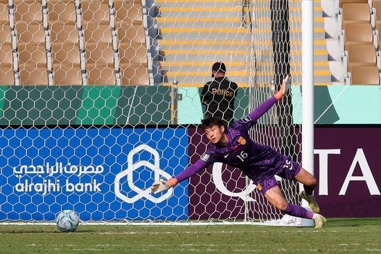 Thủ môn Li Hao tiết lộ bí mật về mẩu giấy giúp U23 Trung Quốc vào bán kết