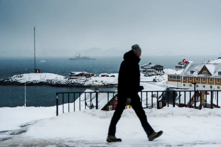 Bắc Cực tan băng, Mỹ và châu Âu rạn nứt vì Greenland