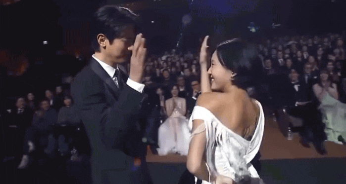 Nữ ca sĩ quyến rũ khuấy đảo làng nhạc chỉ với ca khúc 93 triệu view