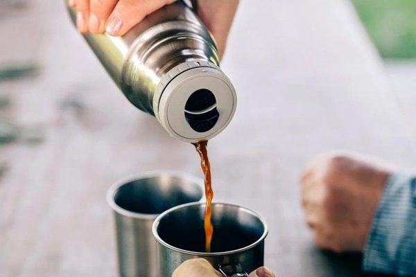 Nghi nhiễm độc chì do dùng bình giữ nhiệt suốt 20 năm: Chuyên gia nói gì?