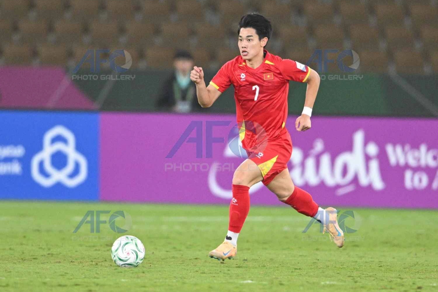 Đình Bắc gây xúc động, xin lỗi người hâm mộ sau trận thua U23 Trung Quốc