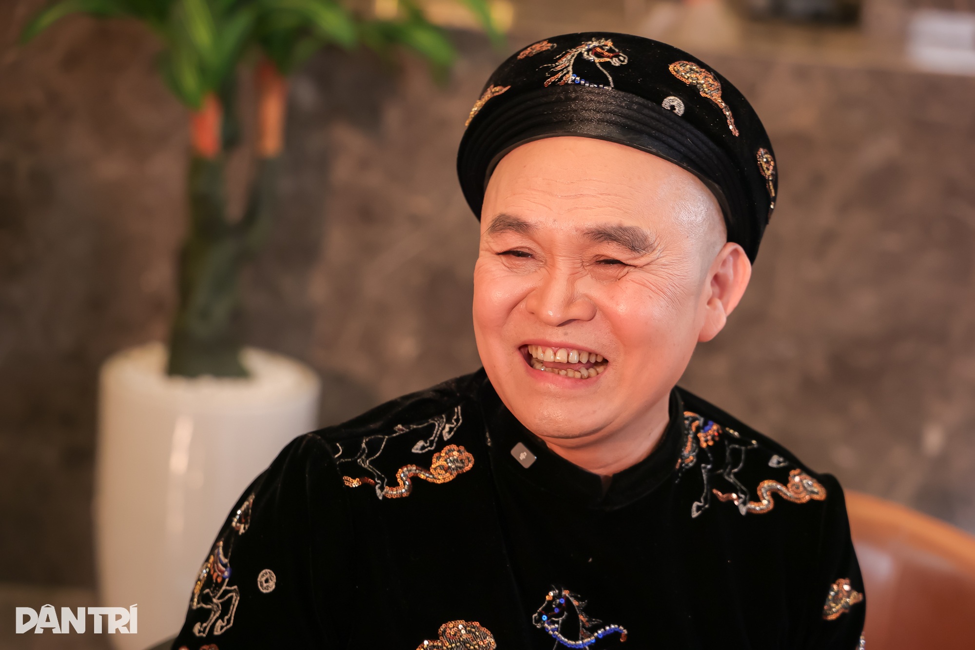 Xuân Hinh tuổi 63 đóng phim: “Đạo diễn hỏi cát-xê, tôi nói không trả nổi"