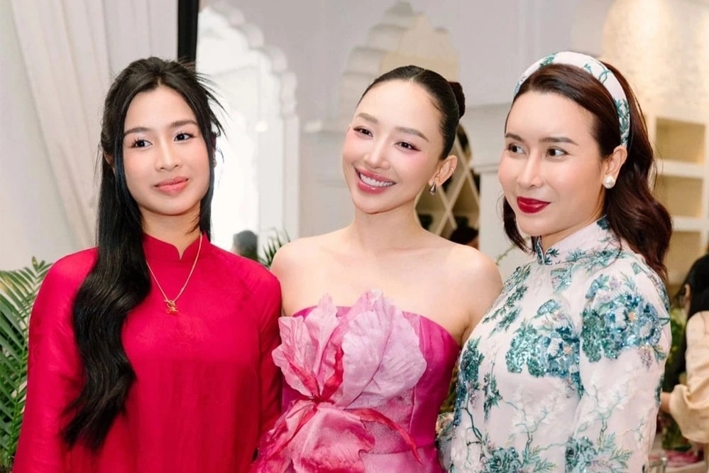 Con gái Hồ Hoài Anh - Lưu Hương Giang 15 tuổi, sắc vóc gây chú ý