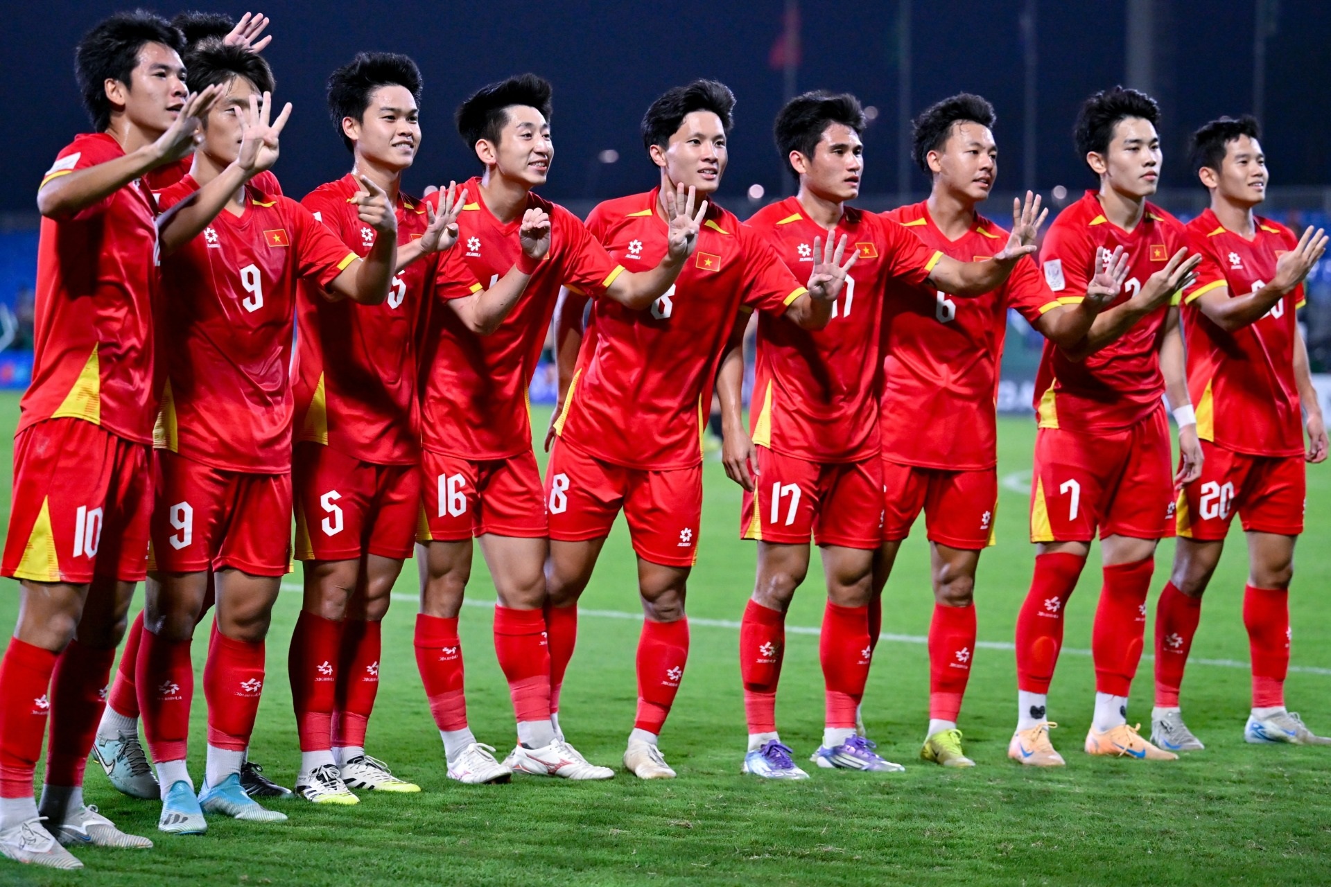 U23 Việt Nam về nước, Đình Bắc chia sẻ xúc động