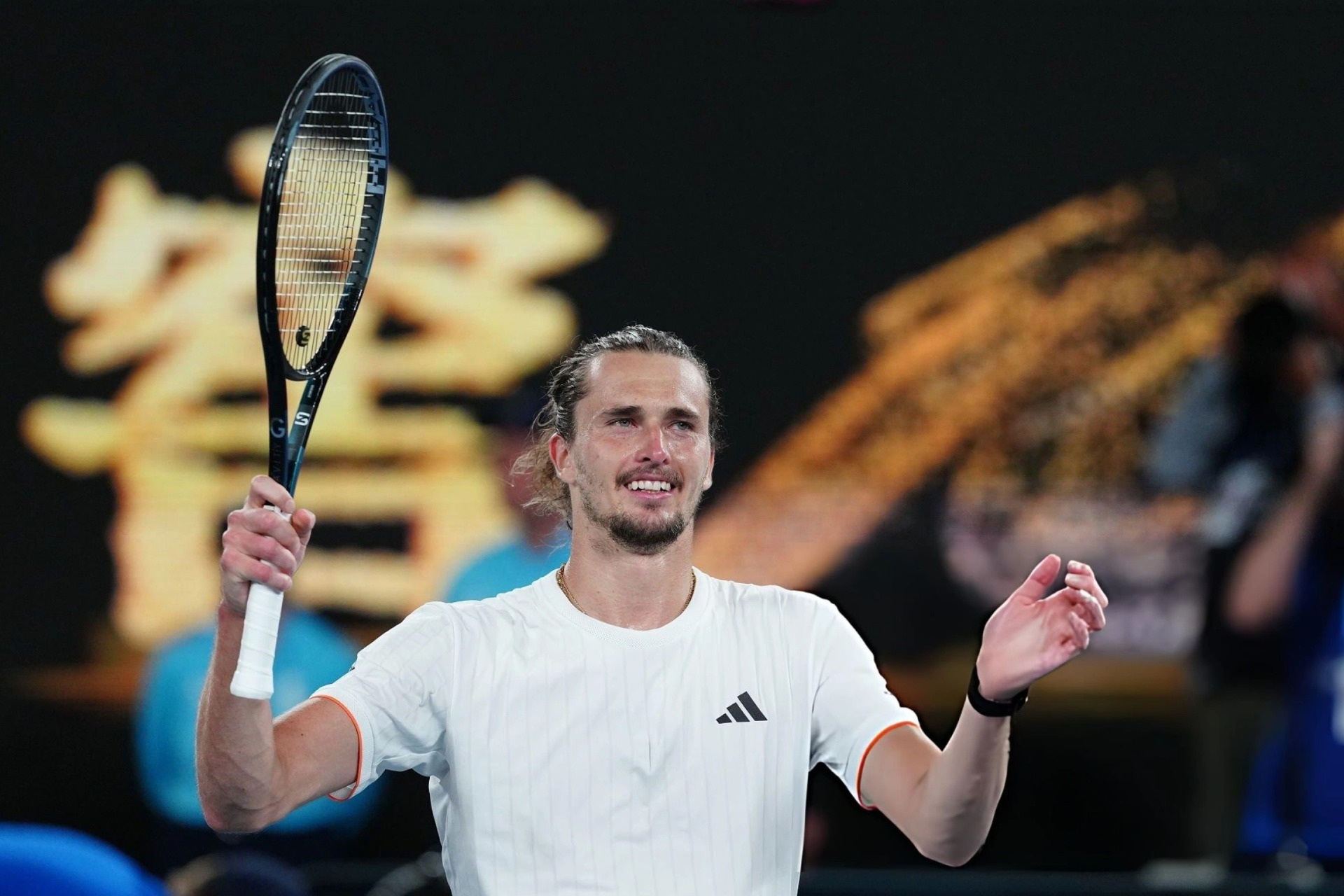 Zverev đánh bại Tien, vào bán kết Australian Open