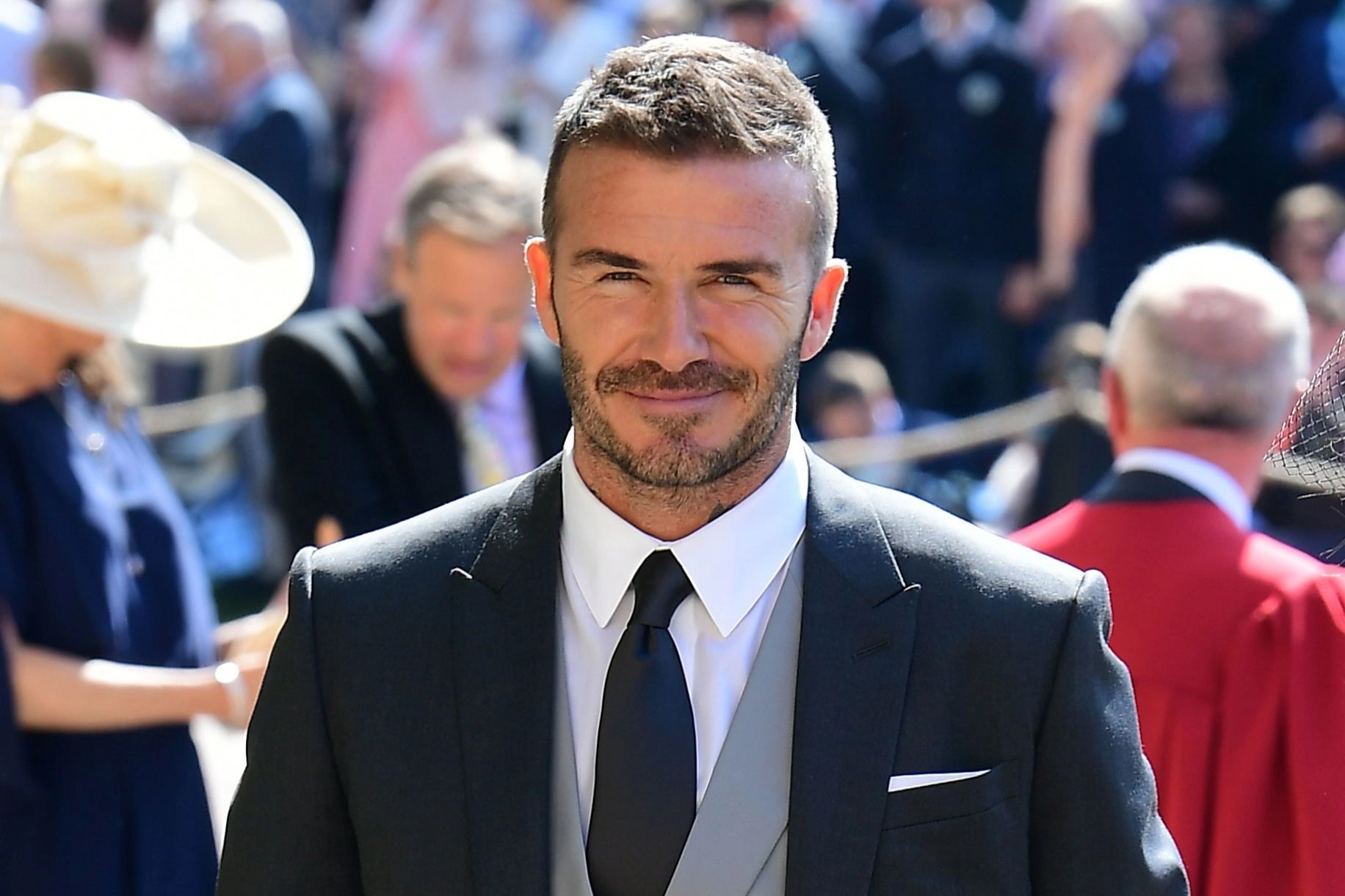 Những quy tắc kinh điển của thời trang: Tất thấp hay cao khi diện quần âu?