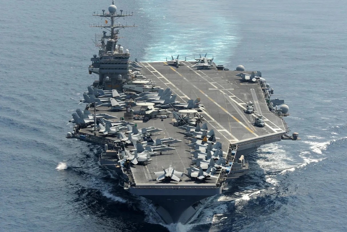 Mỹ tăng cường khí tài quân sự quanh Iran