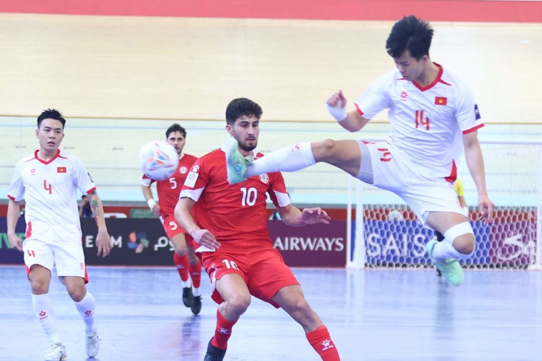 Phản ứng của CĐV châu Á khi tuyển futsal Việt Nam đánh bại Lebanon