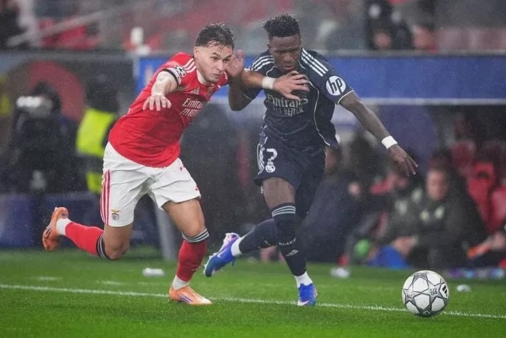 Barcelona giành vé đi tiếp, Real Madrid thua đội bóng của Mourinho